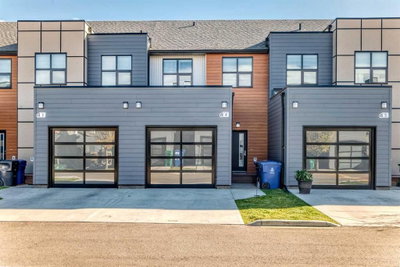 4 - 69 Aquitania Circle W