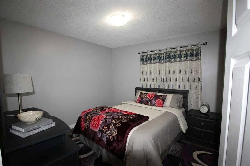 379 Falmere Road NE, Falconridge — interior photo 7