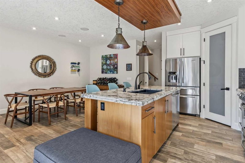 535 21 Avenue NW, Mount Pleasant — interior photo 6