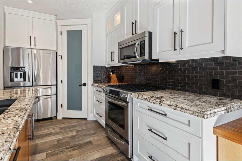 535 21 Avenue NW, Mount Pleasant — interior photo 7