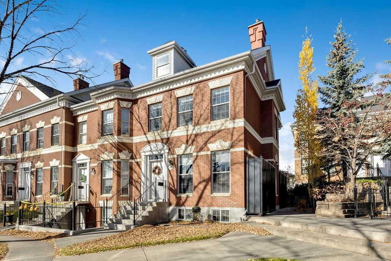 86 Inverness Square SE — listing photo