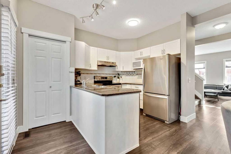 86 Inverness Square SE, McKenzie Towne — interior photo