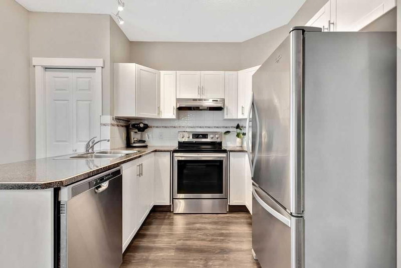 86 Inverness Square SE, McKenzie Towne — interior photo 5