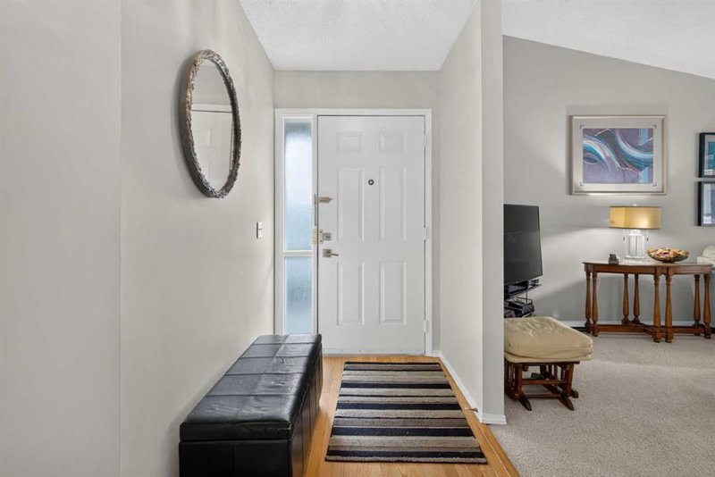 47 Edenwold Green NW, Edgemont — interior photo 6