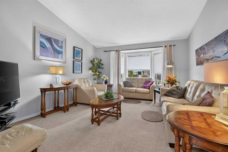 47 Edenwold Green NW, Edgemont — interior photo 7