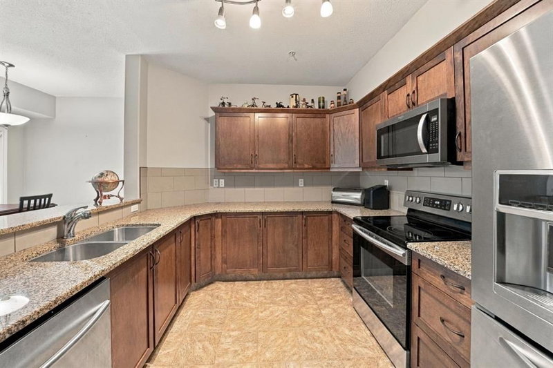 101 - 6 Michener Boulevard