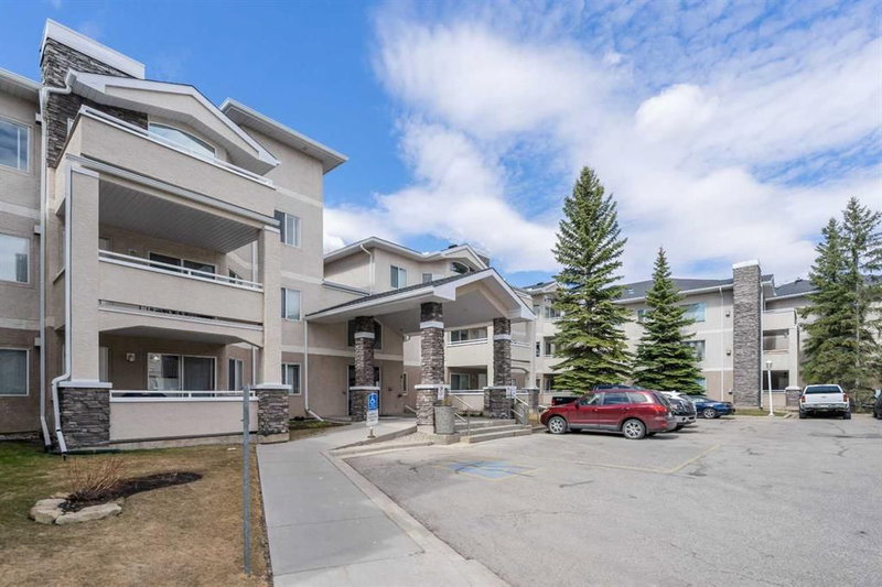 217 - 26 Country Hills View NW