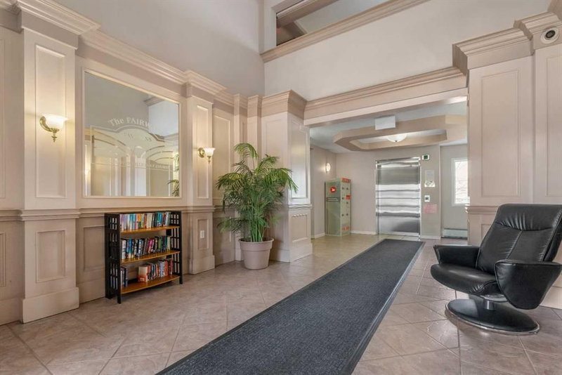 217 - 26 Country Hills View NW