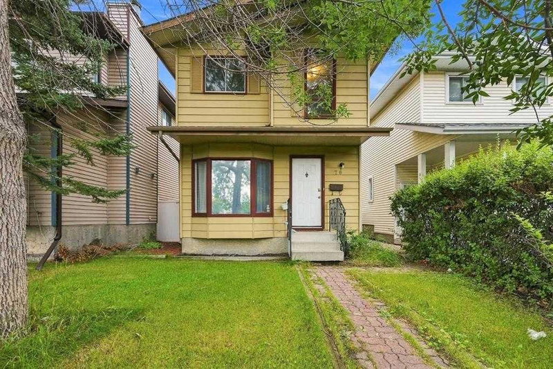 70 Edgeburn Crescent NW — listing photo