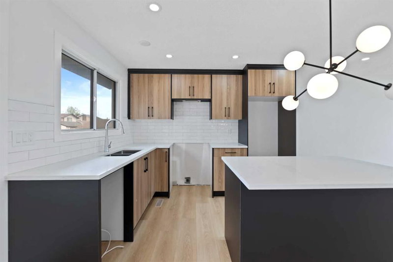276 Fallswater Road NE, Falconridge — interior photo