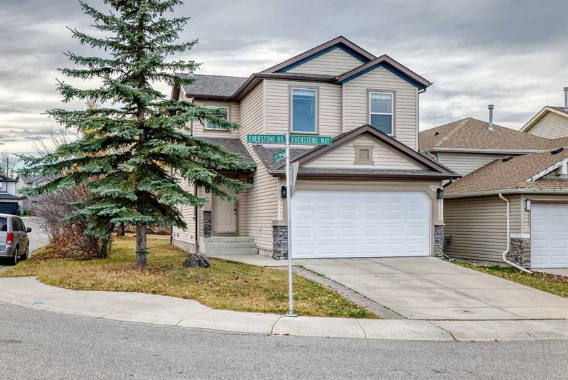 140 Everstone Way SW