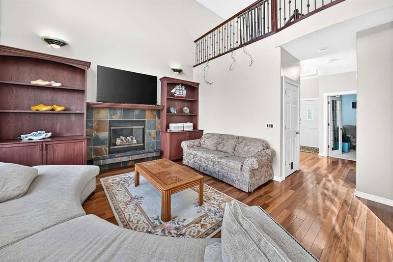 222 Royal Crest Place NW, Royal Oak — interior photo 7