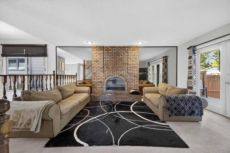4015 45 Street SW, Glamorgan — photo 3