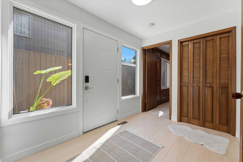 821, 860 Midridge Drive SE, Midnapore — interior photo