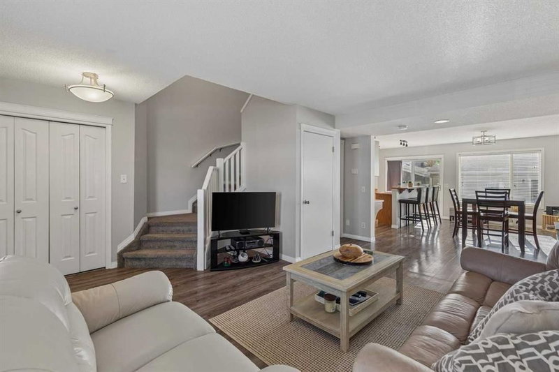 140 Prestwick Villas SE, McKenzie Towne — interior photo