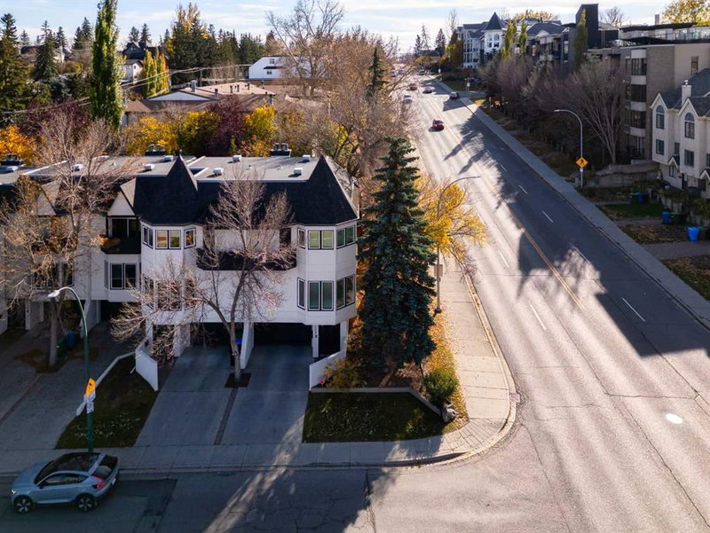 1425 Colborne Crescent SW