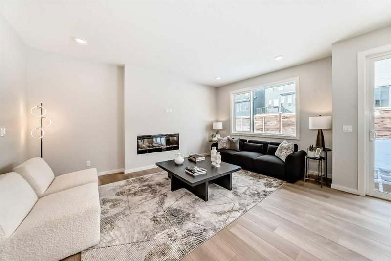 33 Rochester Crescent NW
