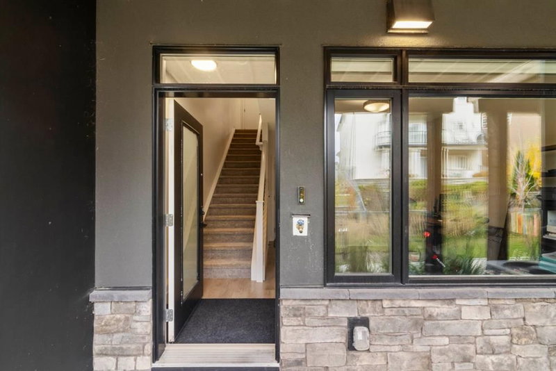 52 Royal Elm Green NW, Royal Oak — interior photo