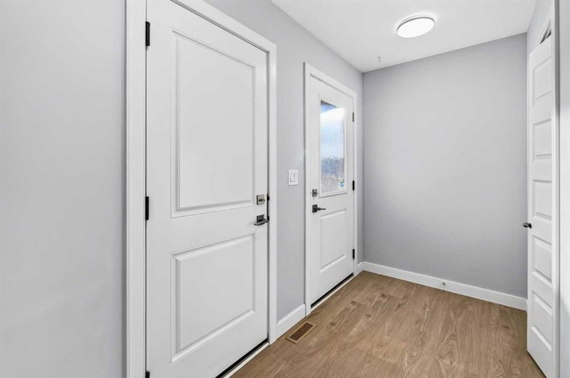 10 Travis Close