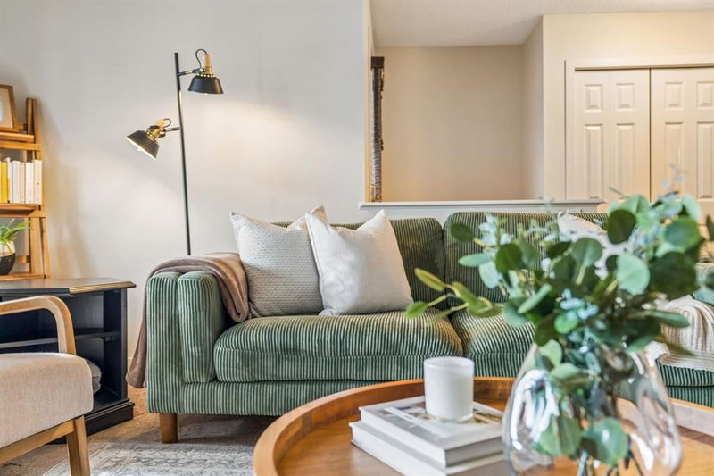 338 Sunset Common, Sunset Ridge — interior photo 7