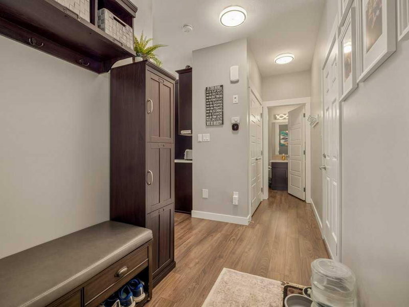 386 Moonlight Way W