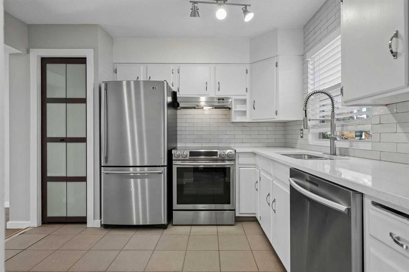 34 - 330 Canterbury Drive SW
