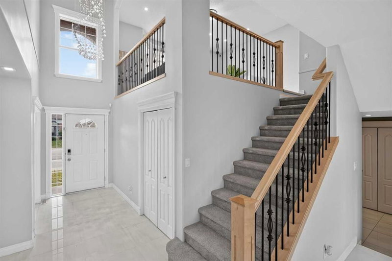 1433 Strathcona Drive SW