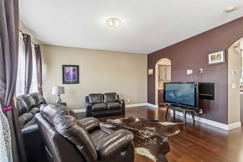 3 - 300 Sparrow Hawk Drive