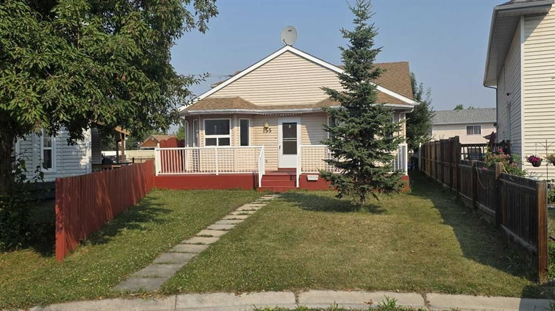 155 Applefield Close SE — listing photo