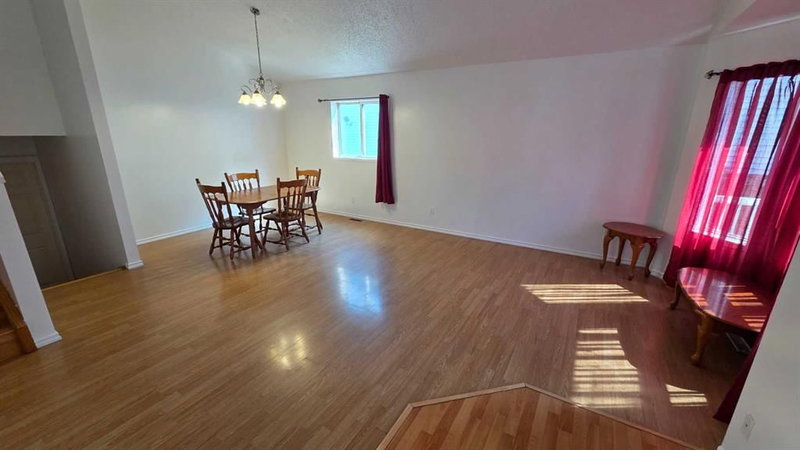 155 Applefield Close SE, Applewood Park — photo 3