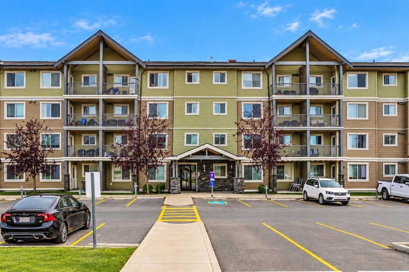 1204 - 181 Skyview Ranch Manor NE