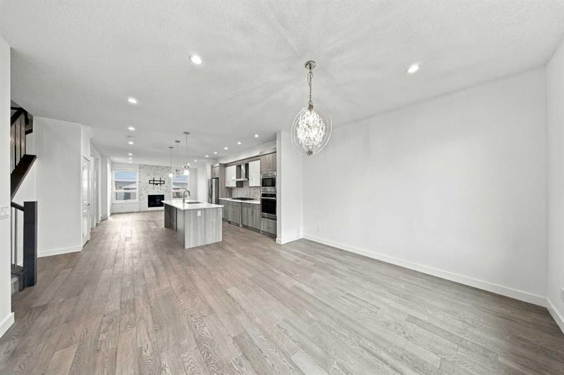 634 17 Avenue NW, Mount Pleasant — photo 2