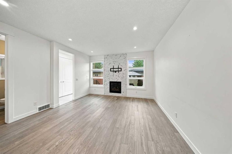 634 17 Avenue NW, Mount Pleasant — interior photo