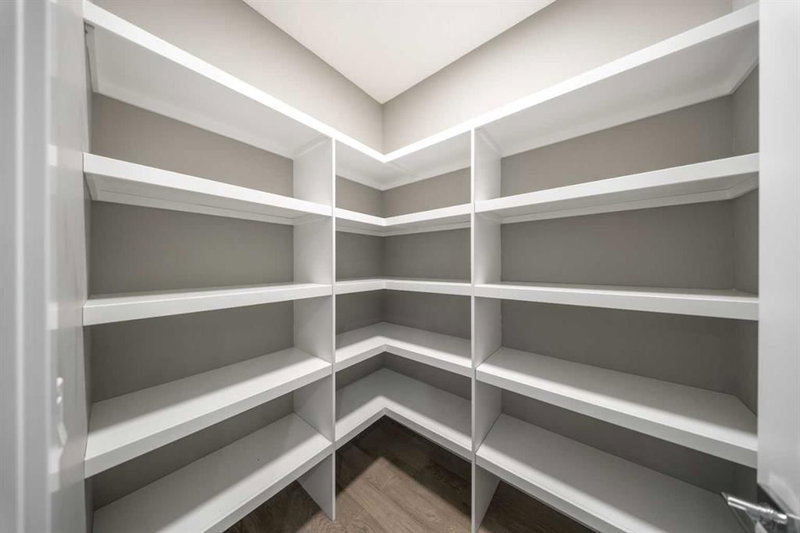 634 17 Avenue NW, Mount Pleasant — interior photo 5