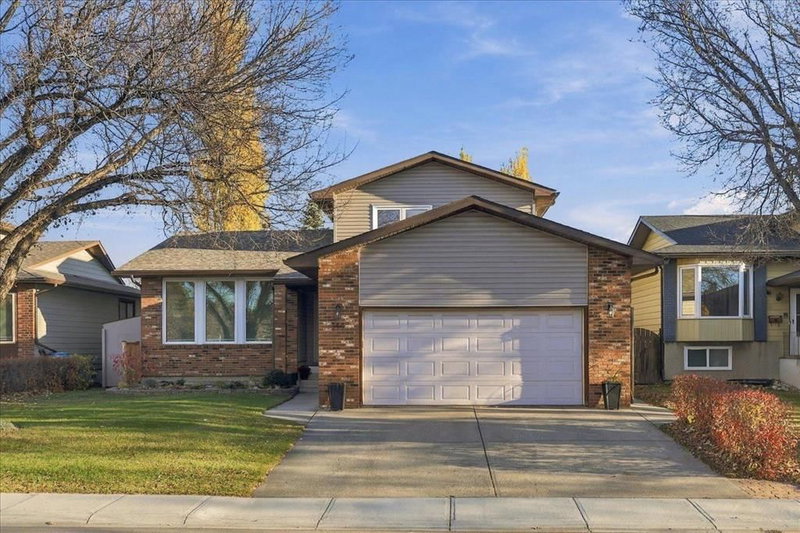 144 Bernard Way NW