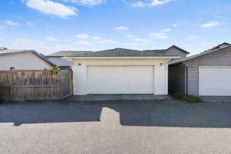 195 Elgin Rise SE