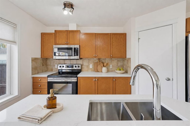 455 Prestwick Circle SE, McKenzie Towne — interior photo 6