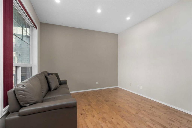 21 Citadel Meadow Close NW