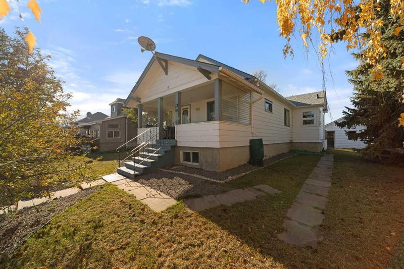 60 Railway Avenue