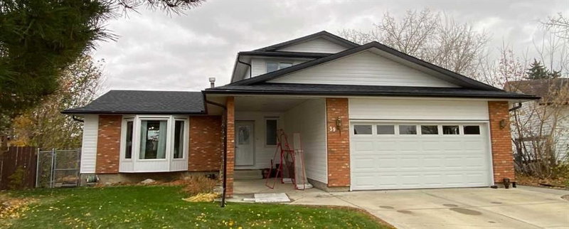 39 Lakeview Crescent E