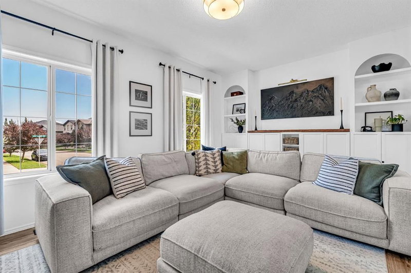 123 Elgin Meadows Way SE — listing photo