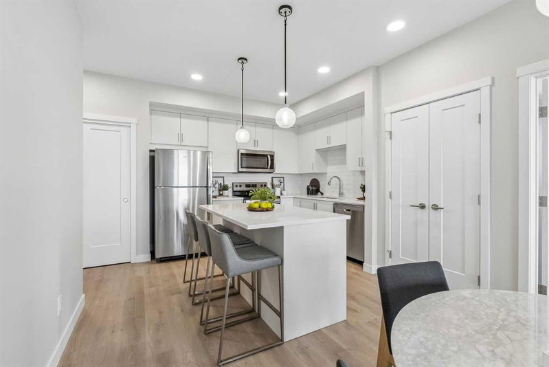 404 - 655 Shawnee Square SW