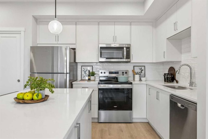 404 - 655 Shawnee Square SW