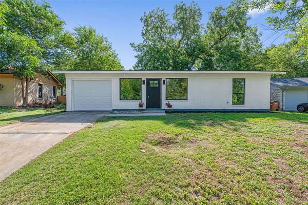9009 Glenn LN