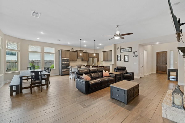 812 Heartleaf DR