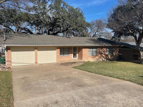 102 W Covington DR