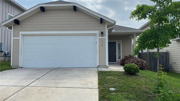 430 Twisted Oaks LN