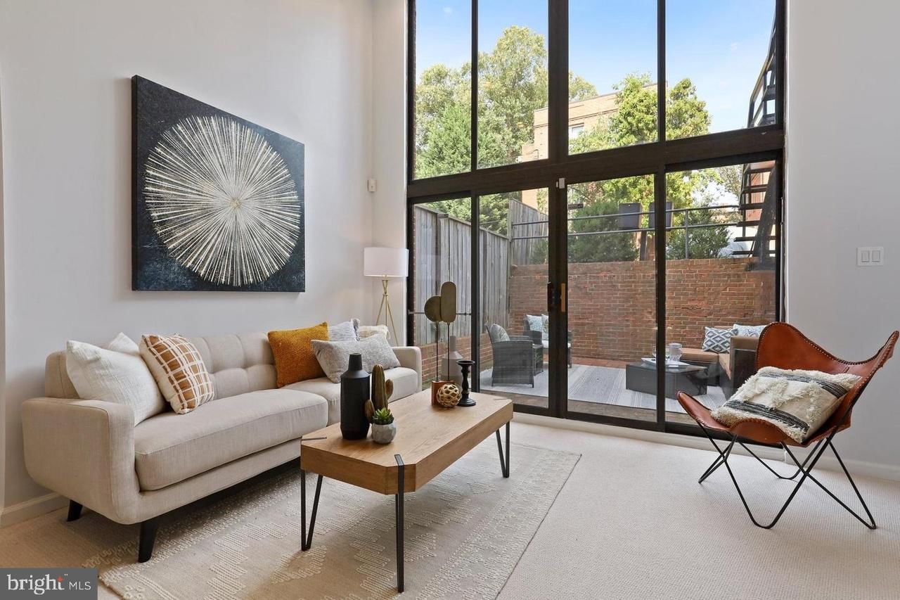 2519 I STREET NW #1 photograph