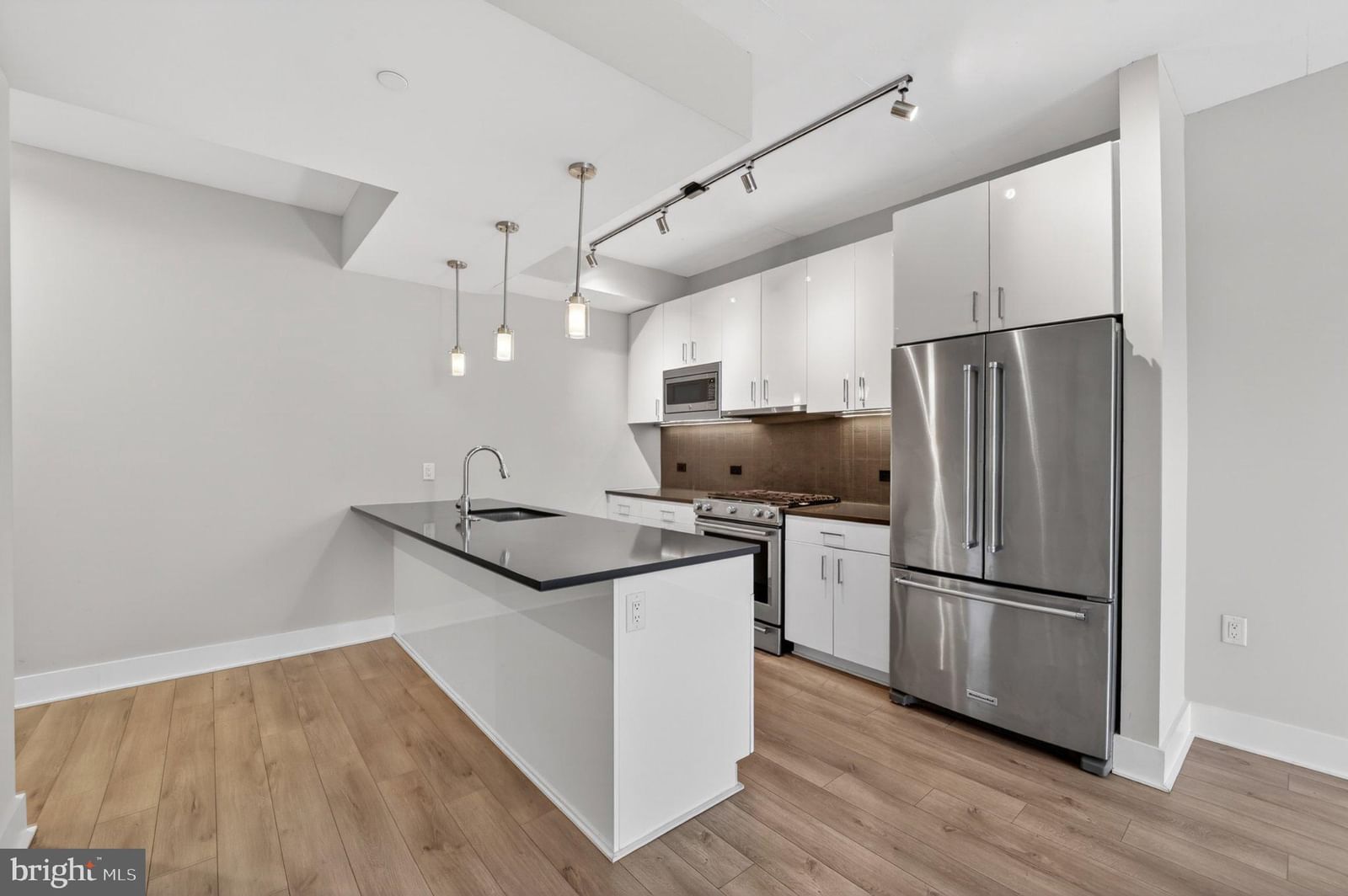 88 V STREET SW #213 photograph