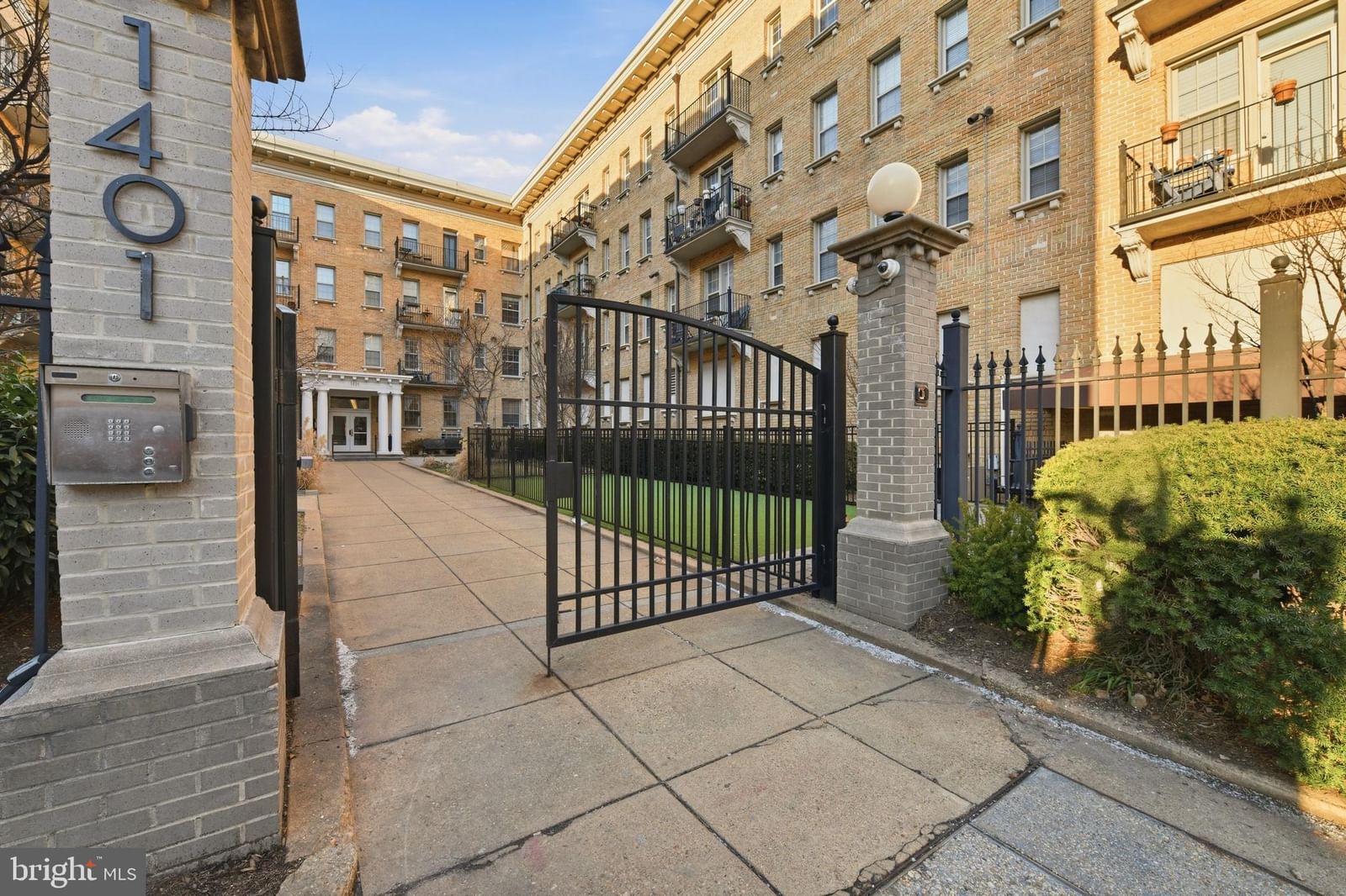1401 COLUMBIA ROAD NW #414 photograph